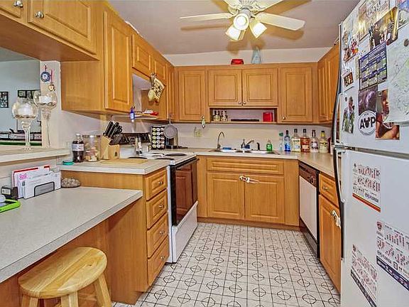5th image of 5911 NE 14th Ln APT 202S