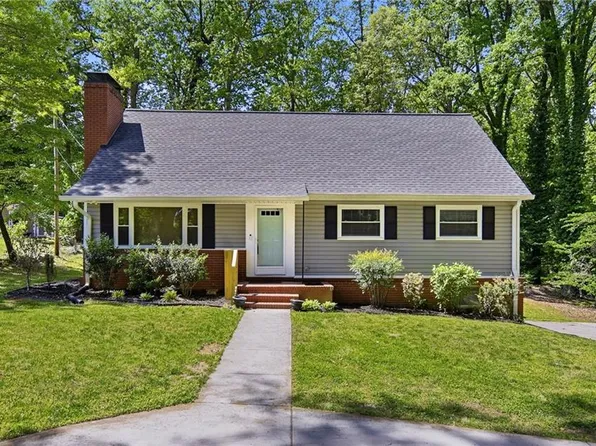 521 Dogwood Cir, High Point, NC 27260