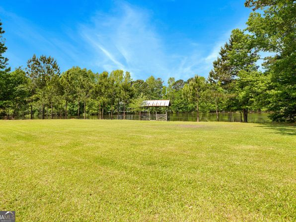 270 Lake Cir, Fayetteville, GA 30215