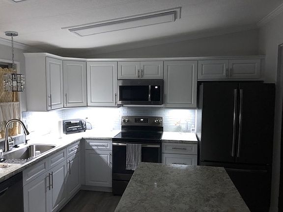 4th image of 1200 Marigold Dr
