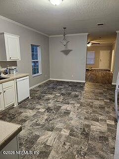 3rd image of 301 E COCHRAN Avenue