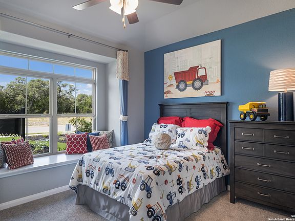 4th image of 2922 Blenheim Park