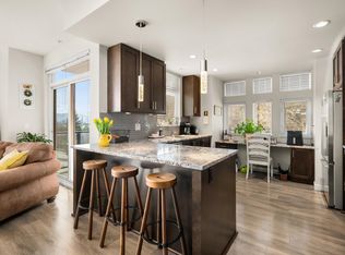 2242 Whatcom Rd #217, Abbotsford, BC V3G 0G3