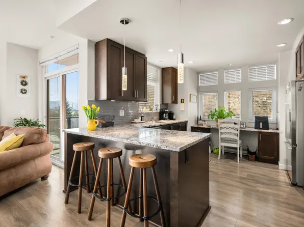 2242 Whatcom Rd #217, Abbotsford, BC V3G 0G3