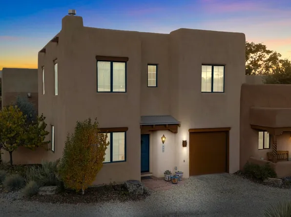410 Apache St #A, Taos, NM 87571