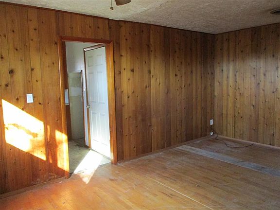 5th image of 2306 NW 35th St