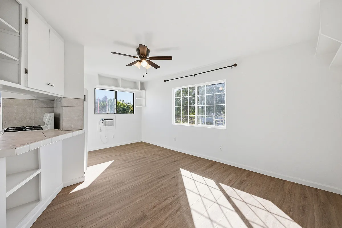 Building Photo - 616 Redwood Ave #A