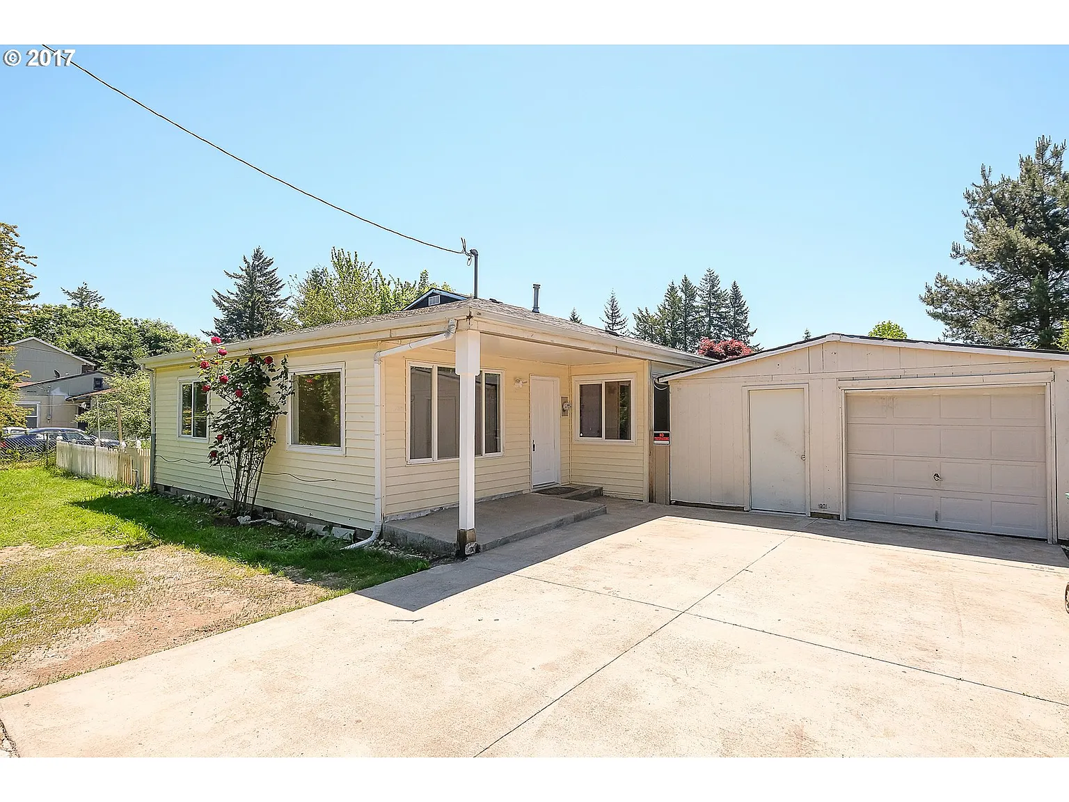16830 E Burnside St photo 1