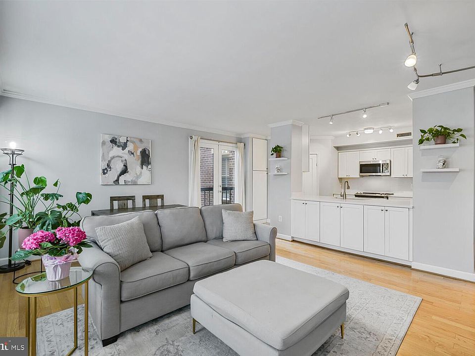 1st image of 800 S Saint Asaph St APT 218