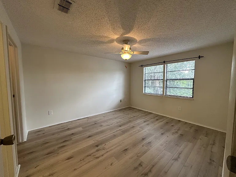 4022 Beaver Ln #1000H — Photo 13