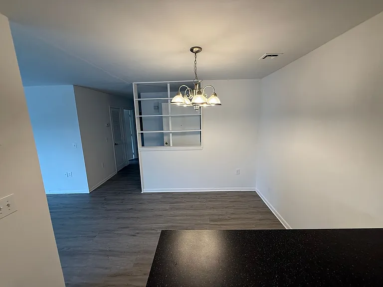 4822 Spring Lake Dr #D — Photo 6