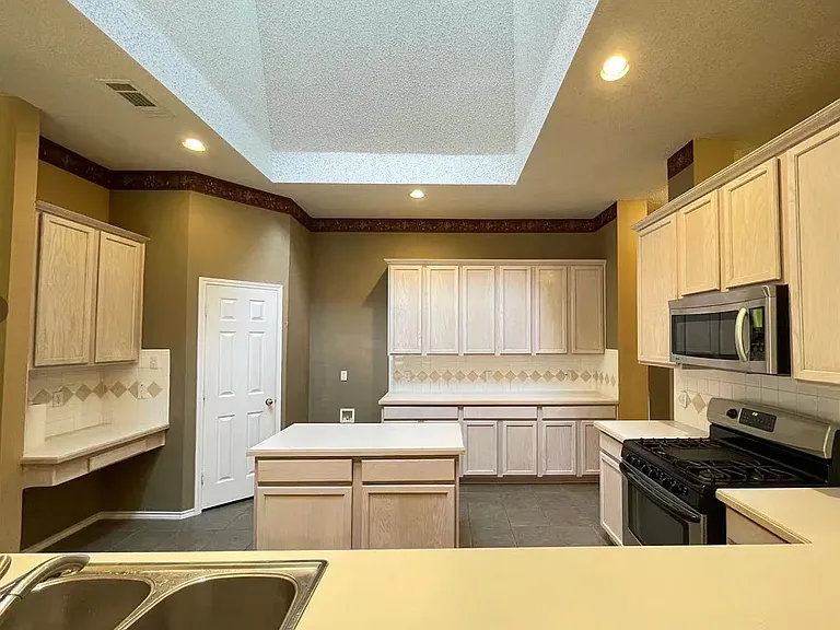 5106 Springflower Dr — Photo 15