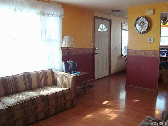 2nd image of 389 Niagara Falls Blvd