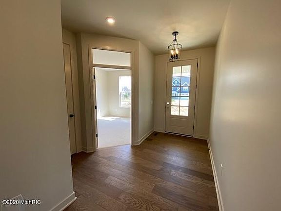 4th image of 4000 Hollow Wood Dr