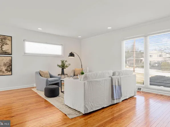 627 Wayland Rd, Plymouth Meeting, PA 19462