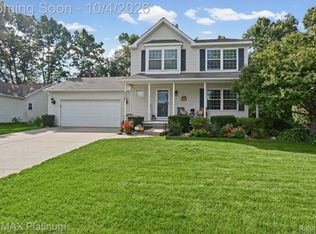 2351 Hickory Circle Dr, Howell, MI 48855