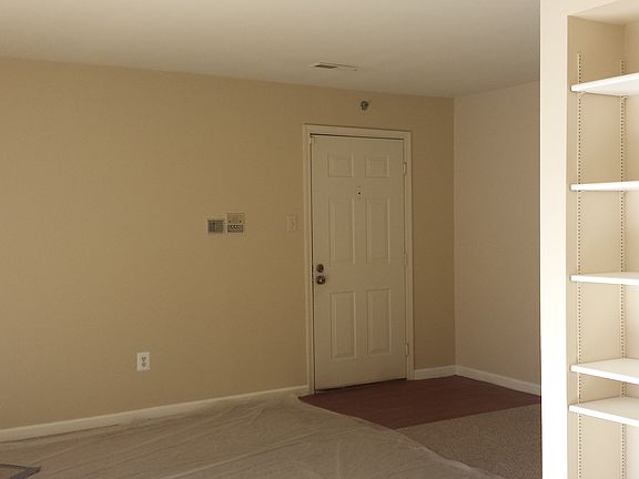 3rd image of 6 Banyan Wood Ct APT 204