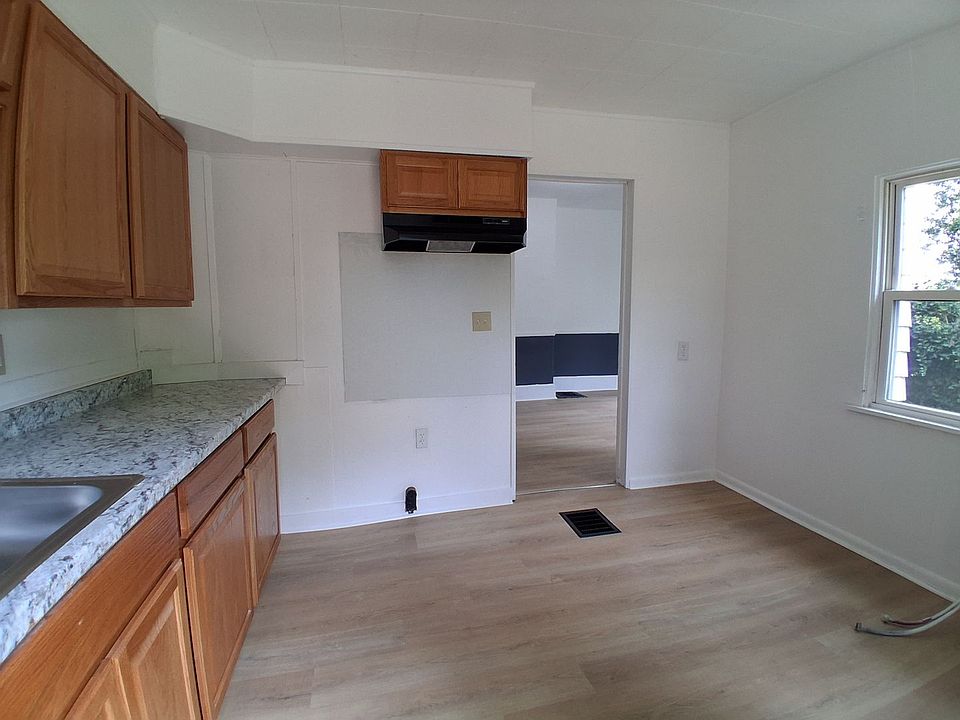 1st image of 71 Hampton St