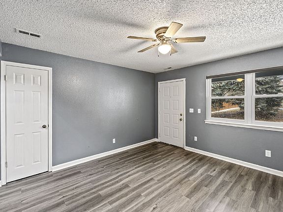 4th image of 820 Spinner Ct