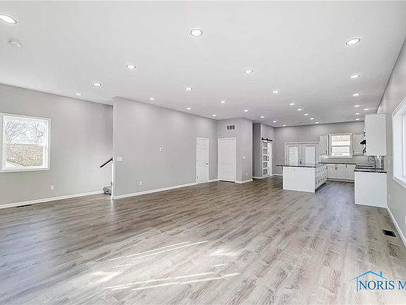5th image of 290 Water St