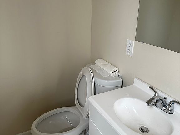 4th image of 4411 Germantown Ave Floor 3