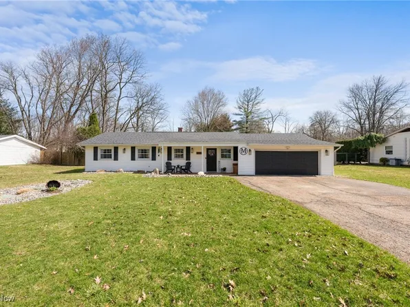 12905 Cherry Ln, Chesterland, OH 44026
