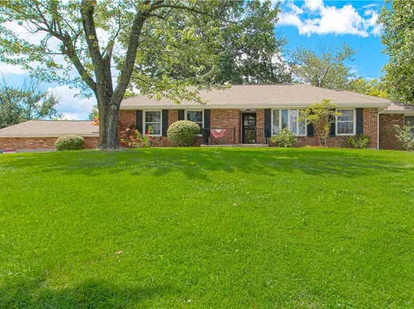 12039 NW Crooked Rd, Parkville, MO 64152