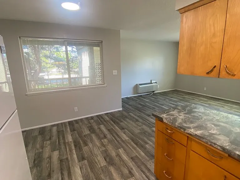 401 S Holly St — Photo 31