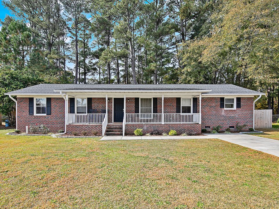 1st image of 126 Golf Dr
