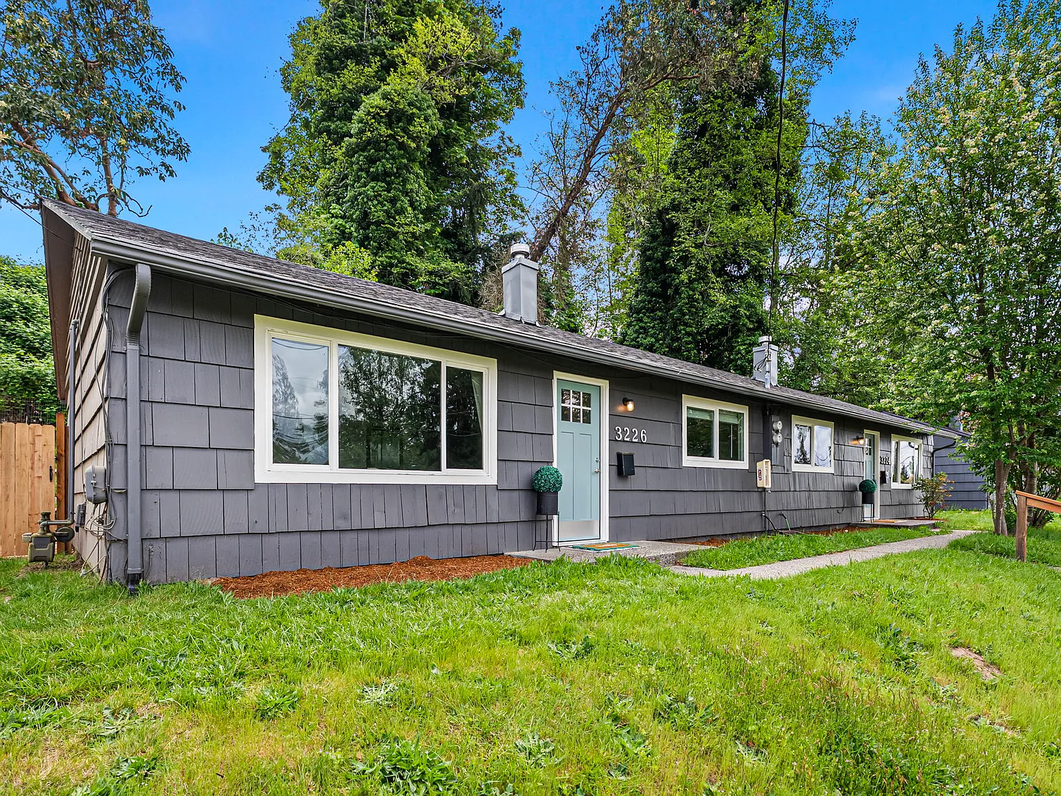 2 bed, 726 sqft, $1,849 — Photo 2