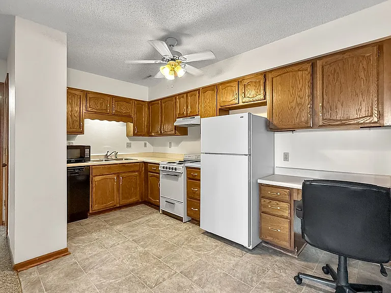 Trailside Apartments — Photo 10