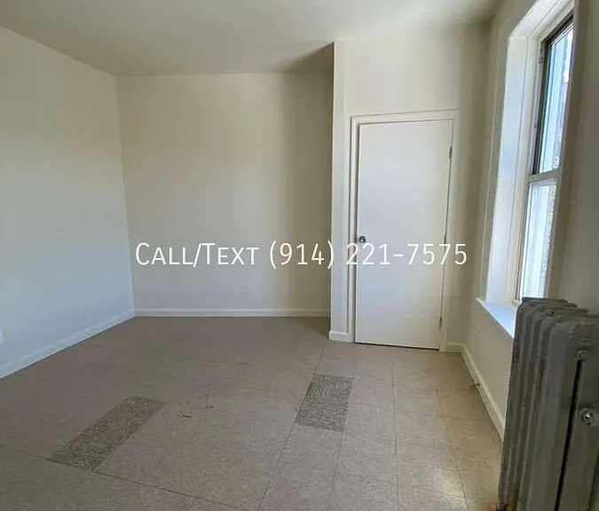 506 S Broadway — Photo 3