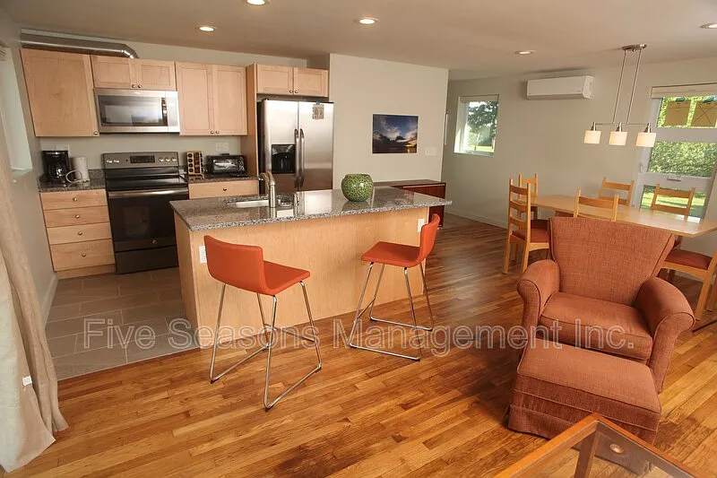 2 bed, 1.5 bath, 846 sqft, $3,100 — Photo 4