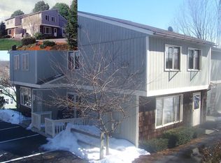 18 Lily Pond Rd APT 5, White River Junction, VT 05001