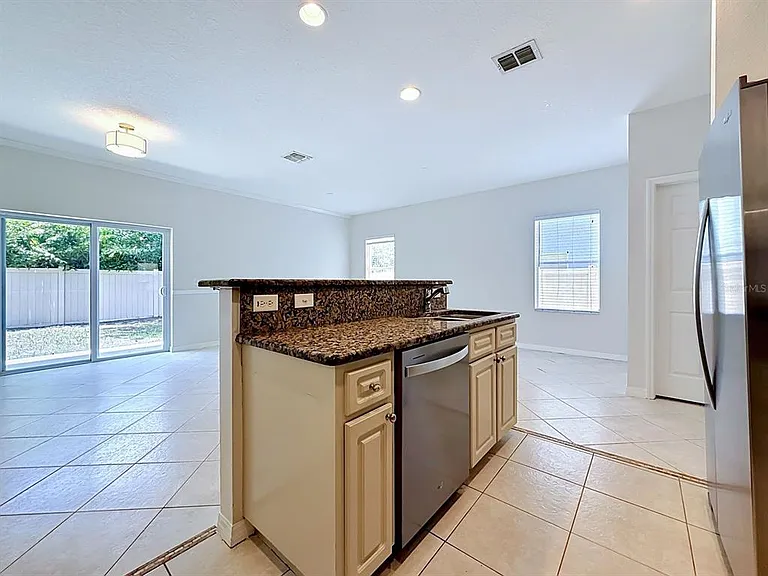 648 Norfolk St — Photo 23