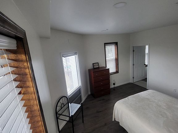 4th image of 1800 Graham Ave Unit 3