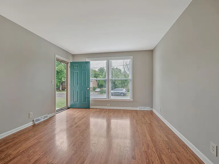 7439 George Gaines Rd — Photo 5