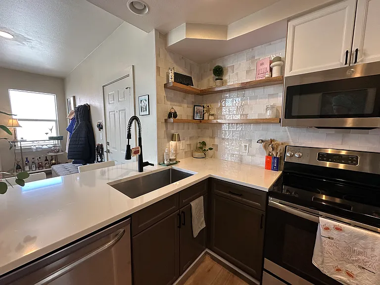 2818 Syracuse St #221 — Photo 30