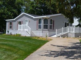 100 1st St NW, Epworth, IA 52045