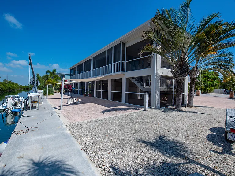 17375 Jamaica Ln — Photo 32