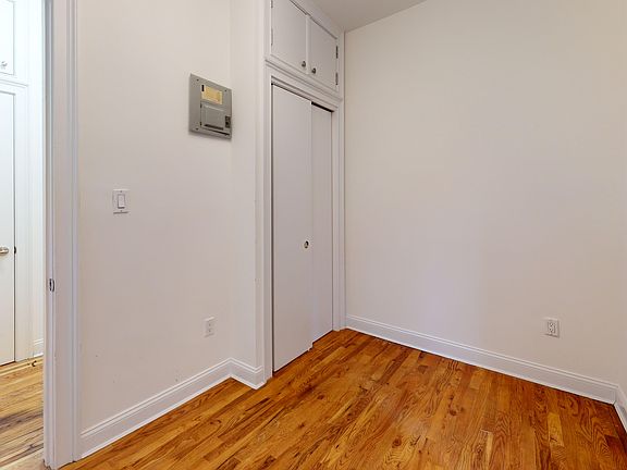 5th image of 245 W 51st St APT 202