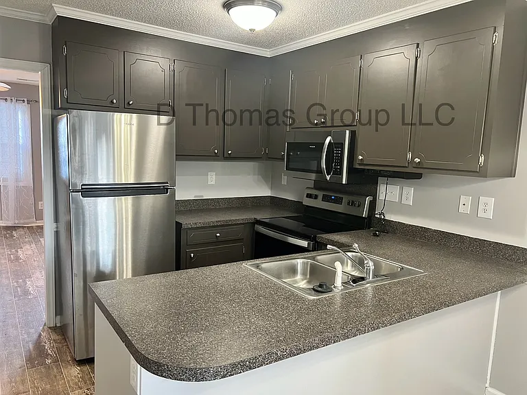 2325 Vineyard Dr #C2 — Photo 28