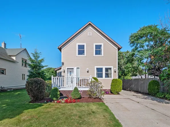 1128 S Lake St, Manitowoc, WI 54220