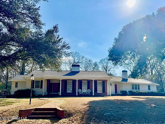 3rd image of 116 Gloucester Rd