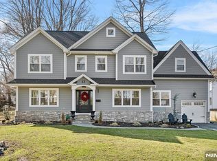 13 Hickory Pl, Ramsey, NJ 07446