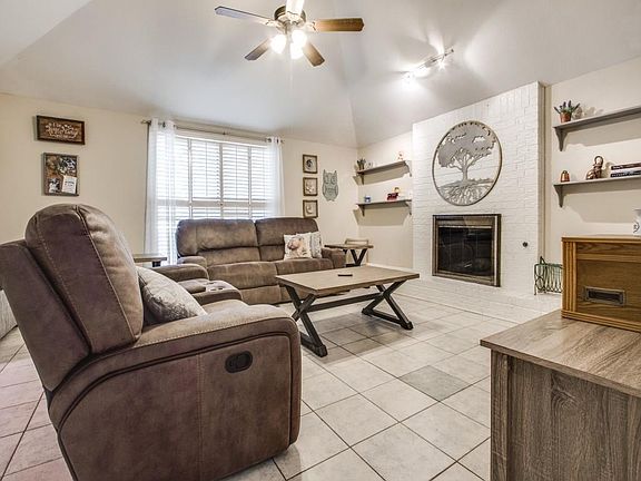 5th image of 2102 Camellia St