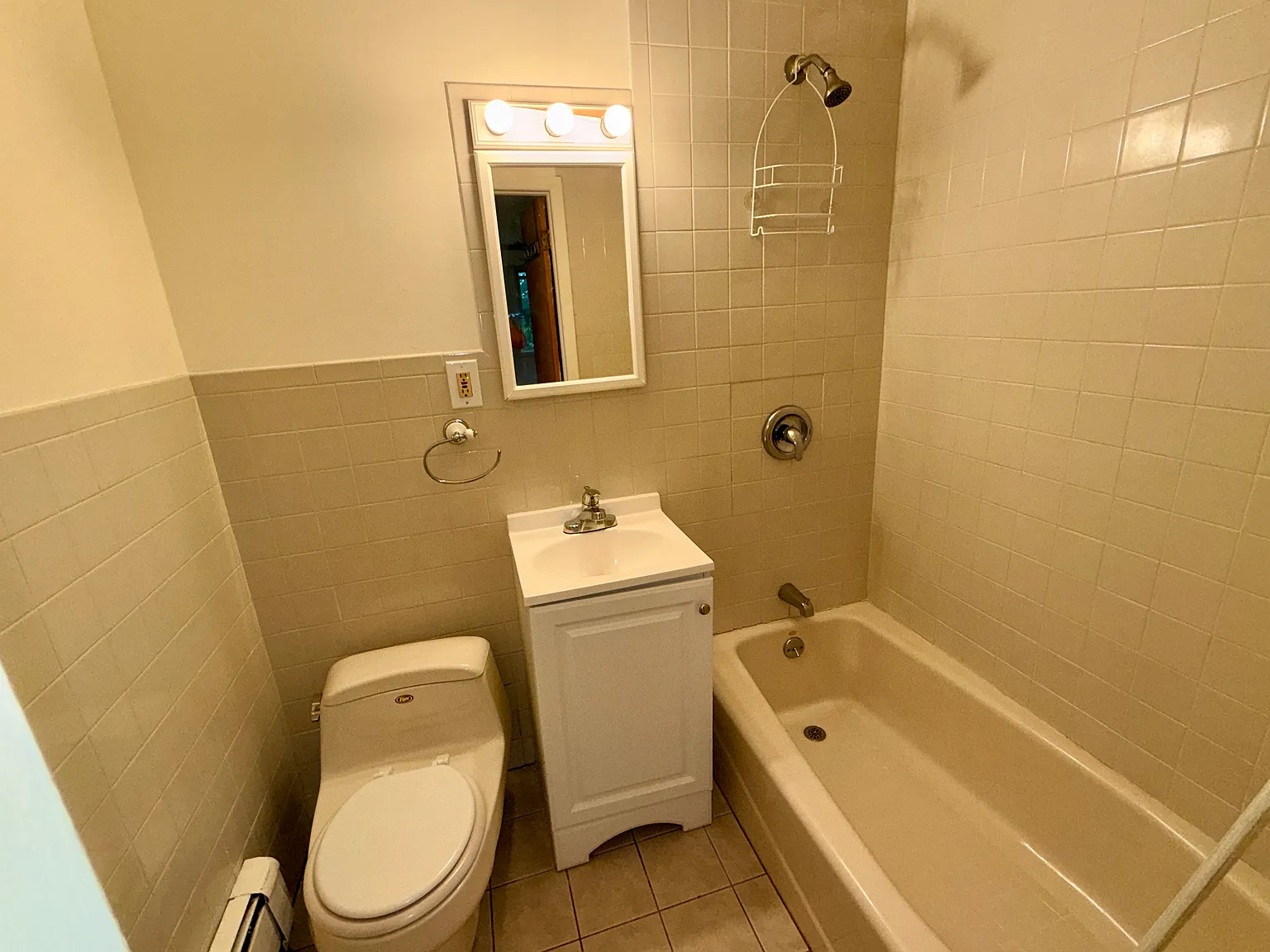 2 bed, 600 sqft, $1,950 — Photo 4