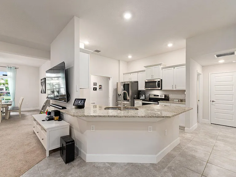 8324 Amalfi Cir — Photo 28