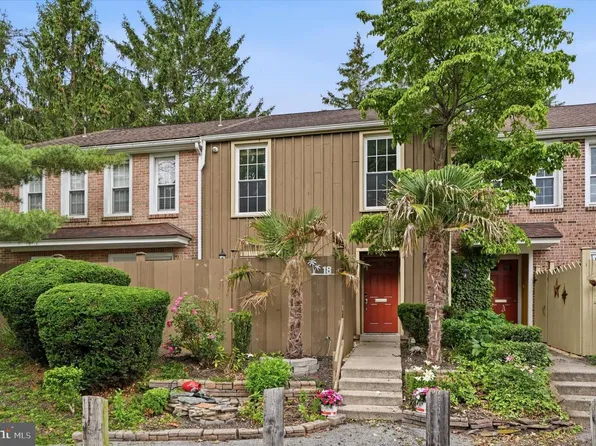 18 Medinah Dr, Reading, PA 19607