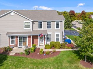 221 Belle Vue Ln #B, Sugar Grove, IL 60554